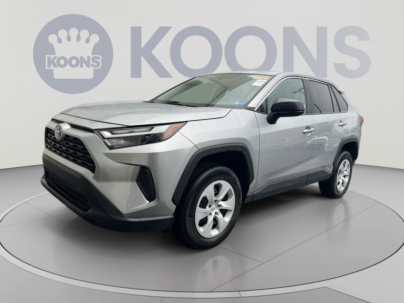 Used 2025 Toyota RAV4 LE AWD/4WD image 1