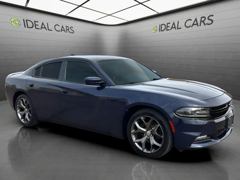 Used 2016 Dodge Charger SXT w/ Rallye Group RWD image 3