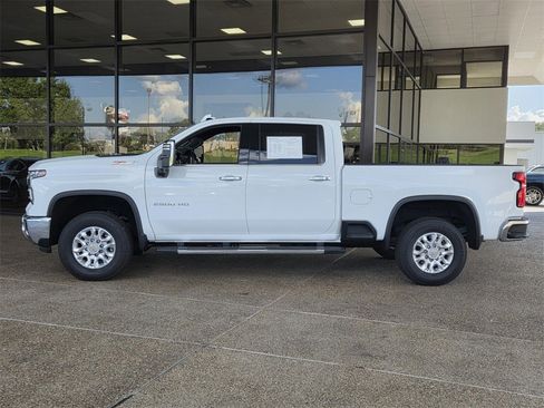 Used 2024 Chevrolet Silverado 2500 LTZ w/ LTZ Convenience Package image 2