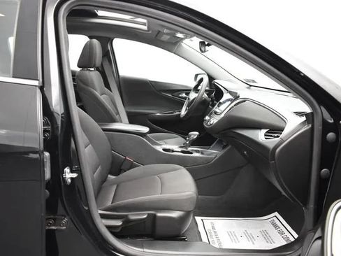 Used 2023 Chevrolet Malibu LT FWD image 16
