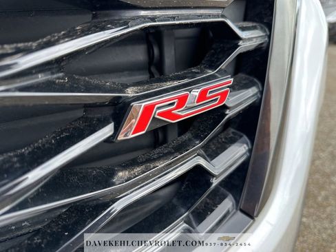 Used 2023 Chevrolet Traverse RS image 38