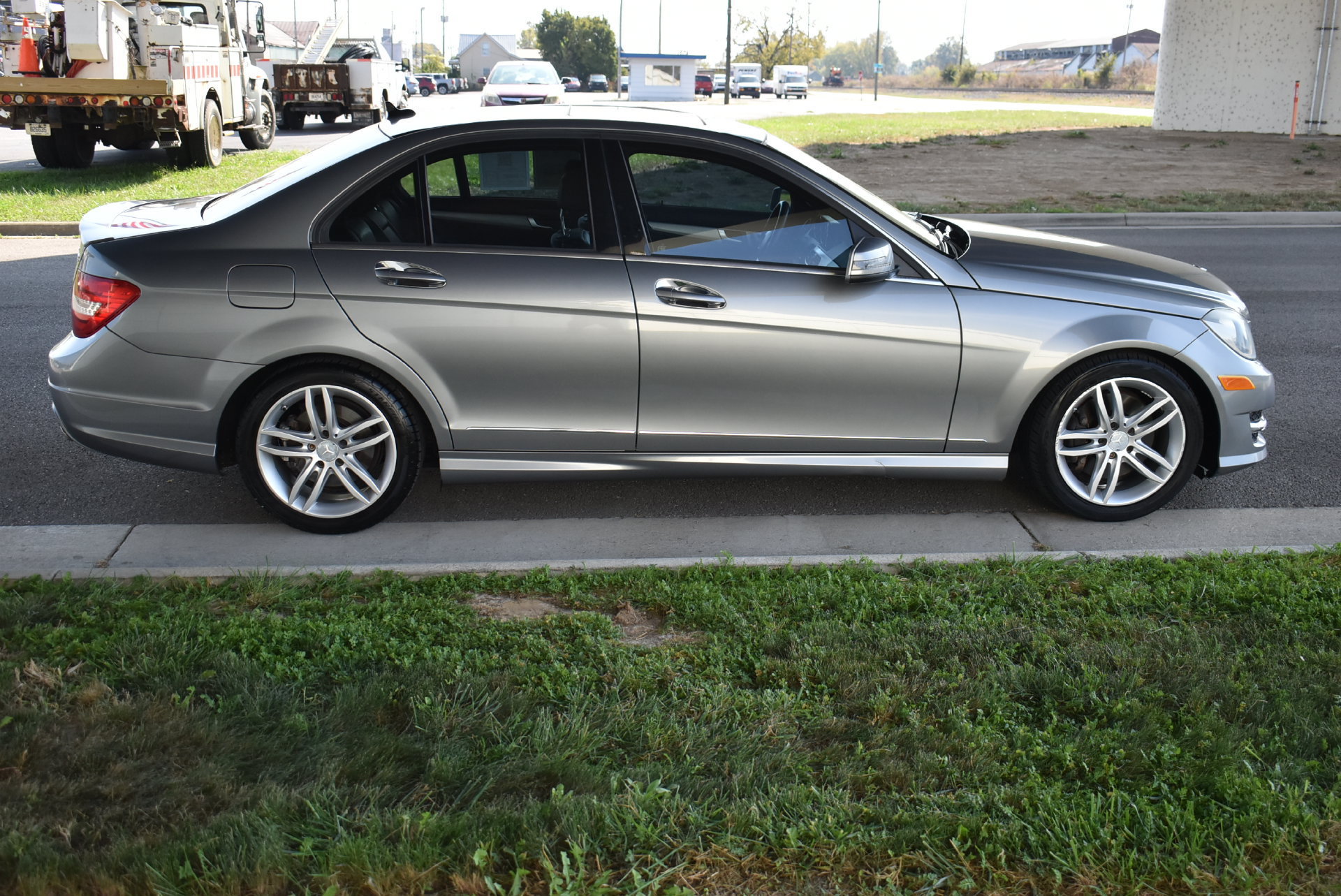 Used 2013 Mercedes-Benz C 300 4MATIC Sedan image 4