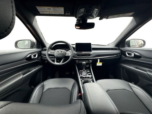 New 2026 Jeep Compass Latitude image 21