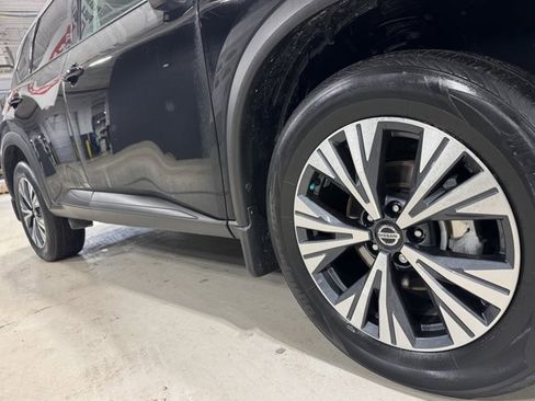 Used 2021 Nissan Rogue SV w/ Premium Package image 8