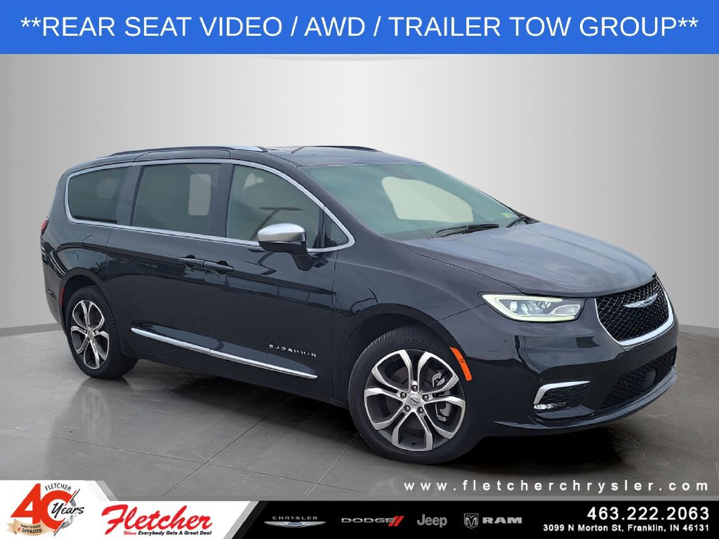 Used 2025 Chrysler Pacifica Pinnacle w/ Trailer Tow Group AWD/4WD image 1