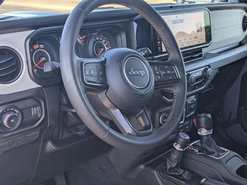 Used 2024 Jeep Wrangler Unlimited Sport AWD/4WD image 10