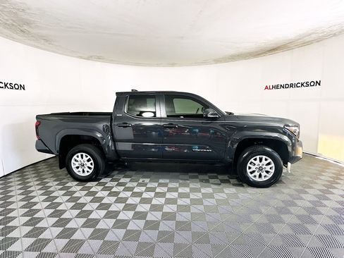 Used 2025 Toyota Tacoma SR5 image 2