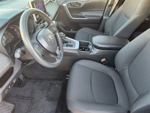 Used 2024 Toyota RAV4 LE image 9