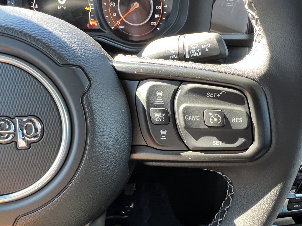 New 2026 Jeep Gladiator Mojave w/ Technology Group AWD/4WD image 21