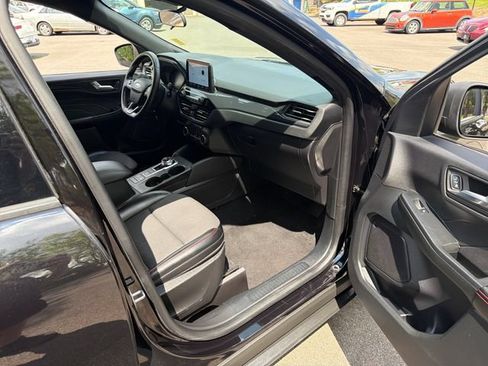 Certified 2023 Ford Escape ST-Line FWD image 13