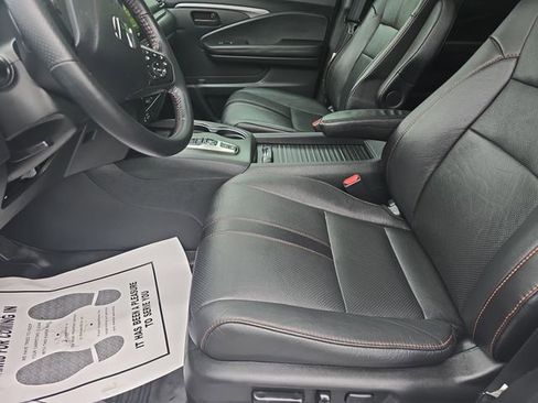 Used 2023 Honda Passport TrailSport image 31