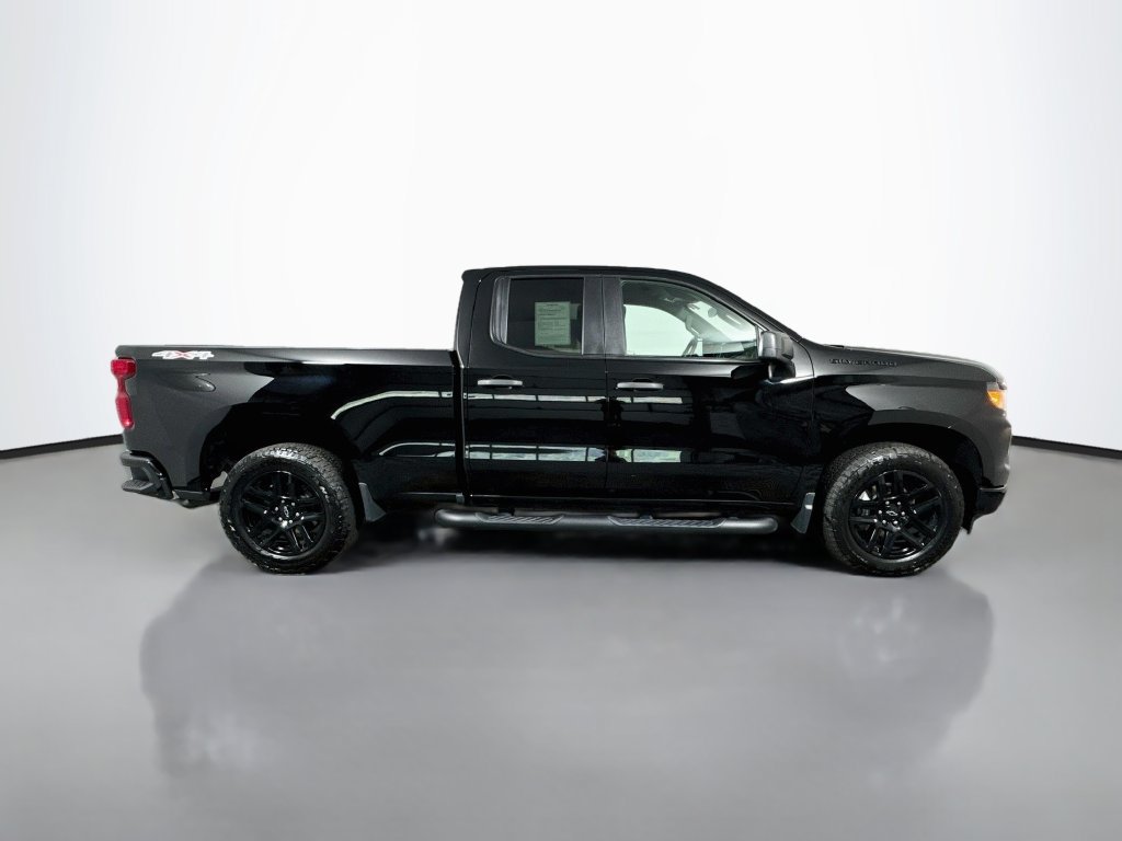 Used 2024 Chevrolet Silverado 1500 Custom w/ Turbomax Blackout Package AWD/4WD image 9