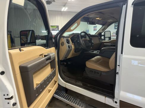 Used 2015 Ford F250 Lariat w/ Chrome Package image 11