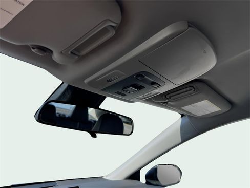 Used 2023 Toyota Camry SE image 27