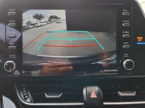 Used 2020 Toyota C-HR LE image 16