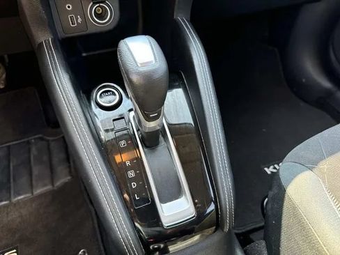 Used 2019 Nissan Kicks S FWD image 38