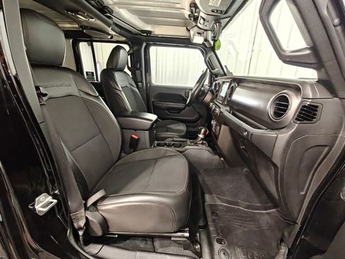 Used 2023 Jeep Gladiator Sport AWD/4WD image 25