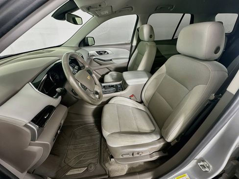 Used 2020 Chevrolet Traverse LT FWD image 13
