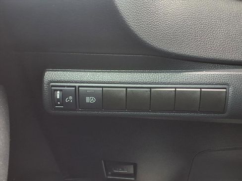 Used 2022 Toyota Corolla LE image 18