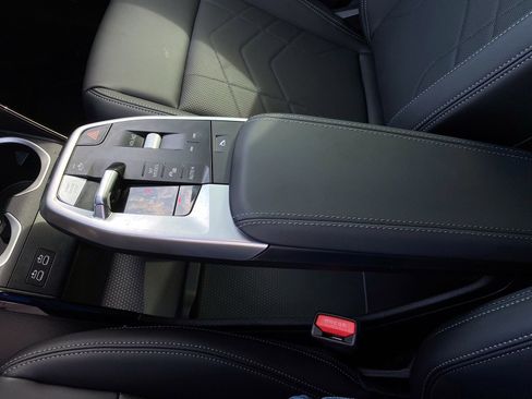 Used 2026 BMW X1 xDrive28i w/ Technology Package image 18