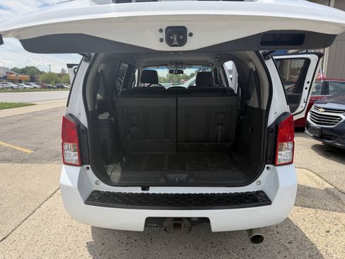 Used 2008 Nissan Pathfinder SE AWD/4WD image 24