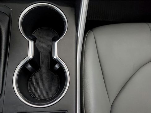 Certified 2023 Toyota Highlander XLE image 39