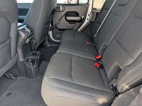 Used 2019 Jeep Wrangler Unlimited Sport S AWD/4WD image 15
