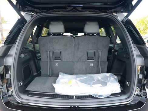 New 2026 Jeep Grand Cherokee L Limited RWD image 33