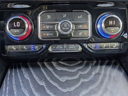 Used 2024 GMC Yukon Denali w/ Advanced Technology Package image 25