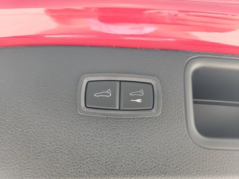 New 2026 Porsche Macan image 46