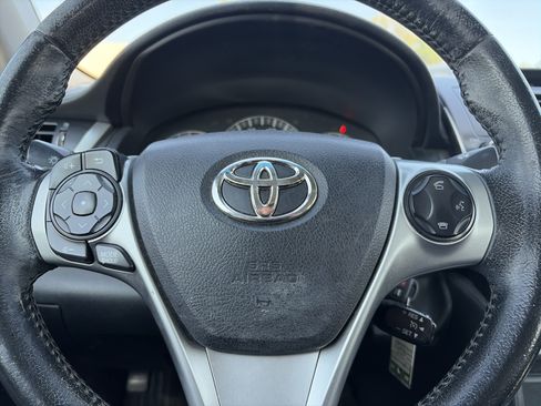 Used 2014 Toyota Camry SE FWD image 17