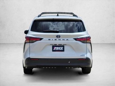 Used 2022 Toyota Sienna XLE FWD image 6