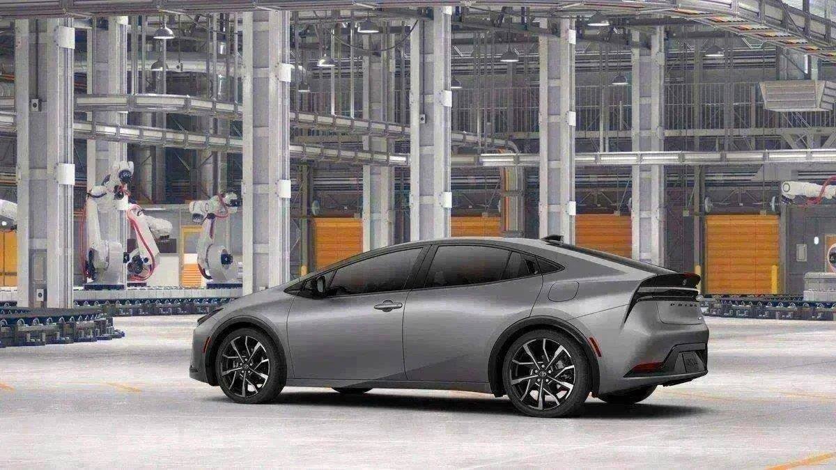 New 2027 Toyota Prius Plug-In Hybrid FWD image 49