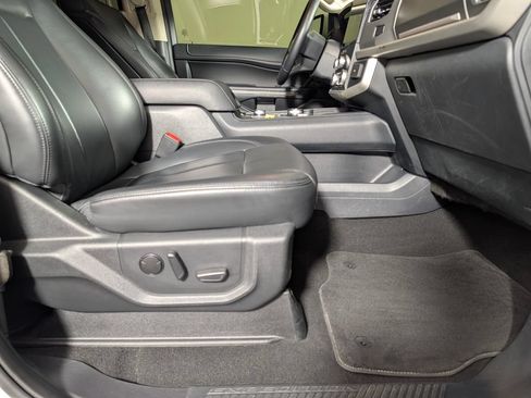Used 2023 Ford Expedition XLT AWD/4WD image 11