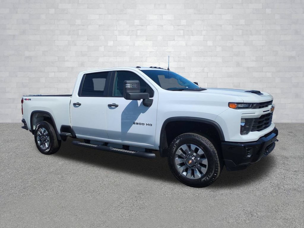 Used 2025 Chevrolet Silverado 2500 Custom w/ Custom Value Package AWD/4WD image 2