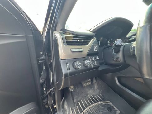 Used 2018 GMC Yukon Denali w/ Denali Ultimate Package AWD/4WD image 14