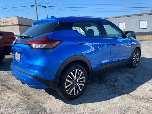 Used 2023 Nissan Kicks SV image 4