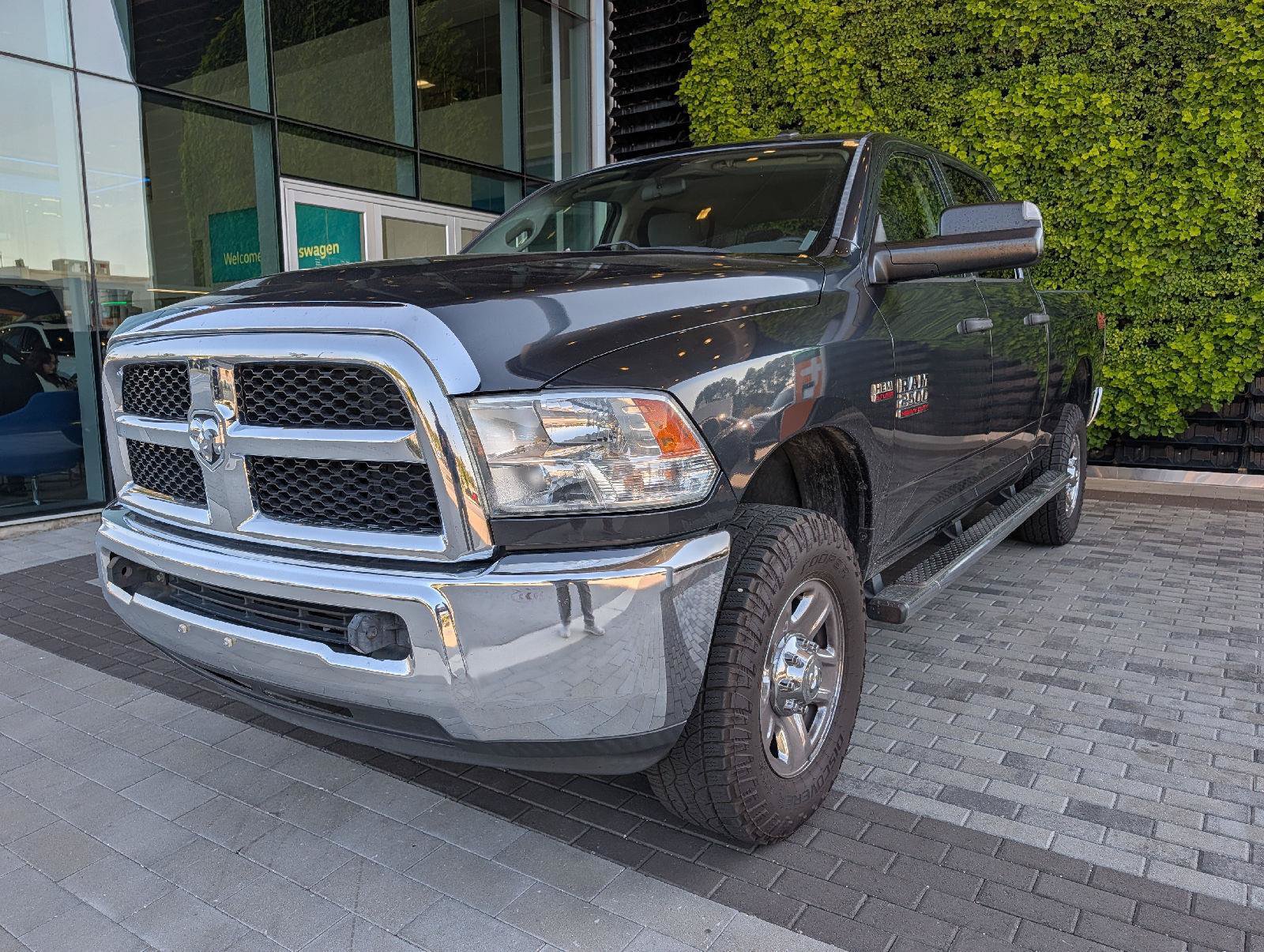 Used 2017 RAM 2500 Tradesman w/ Chrome Appearance Group AWD/4WD image 5