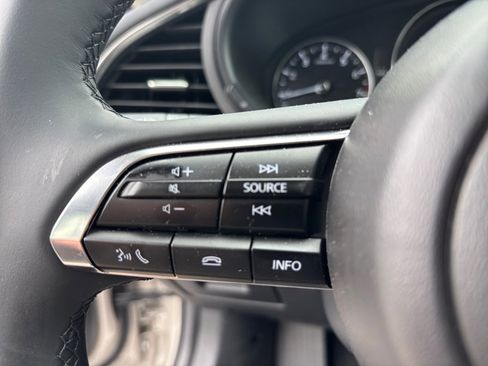 Used 2025 MAZDA MAZDA3 s FWD image 34