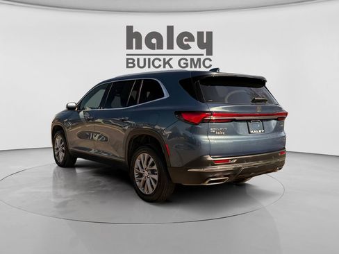 Used 2025 Buick Enclave Preferred AWD/4WD image 3