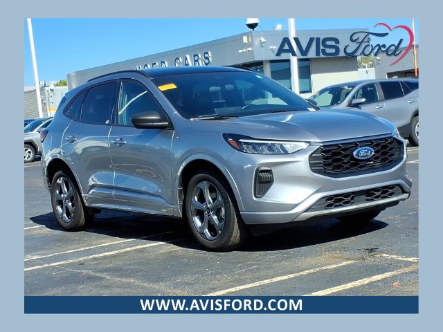 Used 2024 Ford Escape ST-Line w/ Tech Pack #1 AWD/4WD image 1