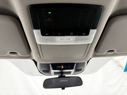 Used 2023 Nissan Rogue SV image 34