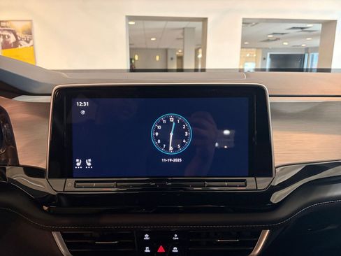 Used 2025 Volkswagen Atlas Cross Sport SE image 20