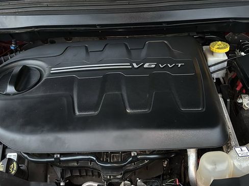 Used 2019 Jeep Cherokee Latitude w/ Cold Weather Group image 31