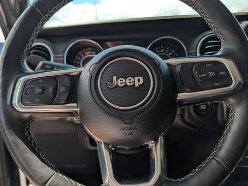 Used 2021 Jeep Wrangler Unlimited Sahara AWD/4WD image 28