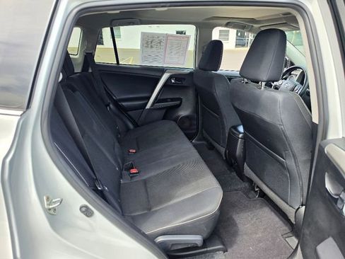Used 2017 Toyota RAV4 XLE AWD/4WD image 14