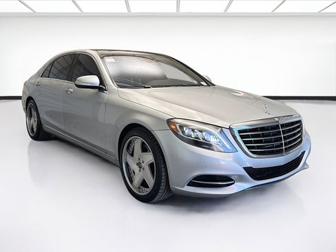 Used 2017 Mercedes-Benz S 550 Sedan image 3
