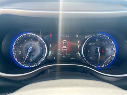 Used 2022 Chrysler Pacifica Touring-L FWD image 15