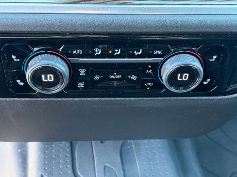 Used 2022 Chevrolet Silverado 1500 LT image 22