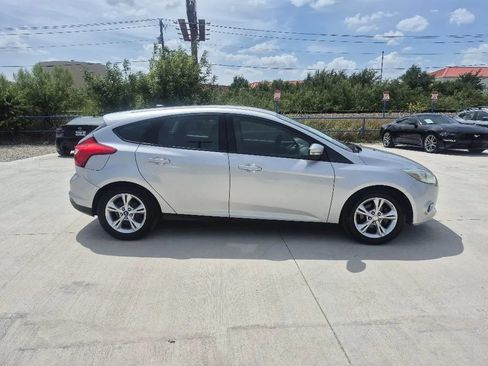 Used 2013 Ford Focus SE FWD image 5